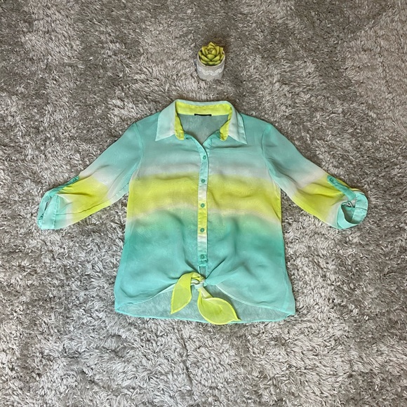 Ombré Button Down Top - Picture 8 of 16